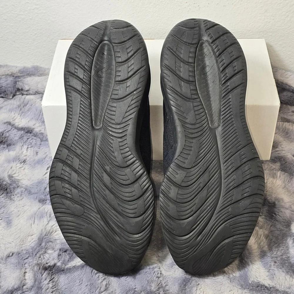 EUC Asics‎ Gel-Cumulus 26 Triple Black Running Shoes Women Size 10